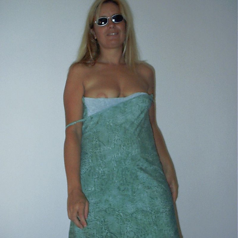 Céline 25 Escort girls Éleu-dit-Leauwette