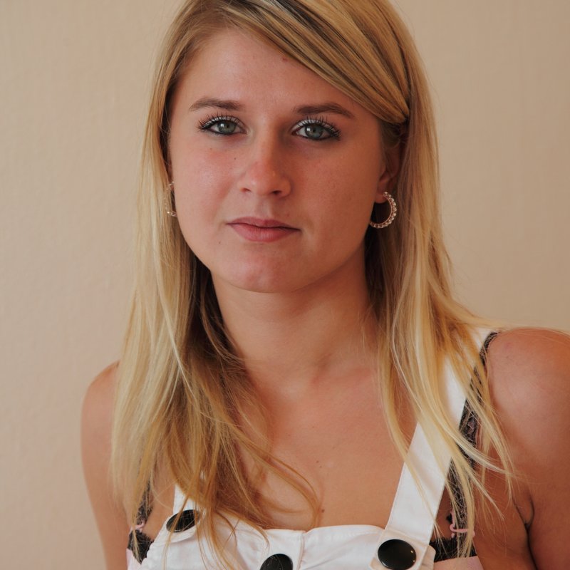 émilie 24 Services escort Gosnay