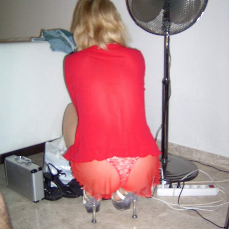 Julie 28 Escort Le Drénec