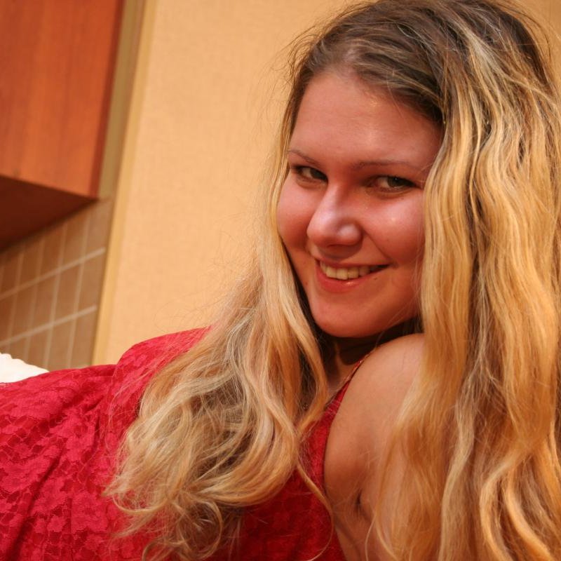 Cerise 29 Escort Paillet