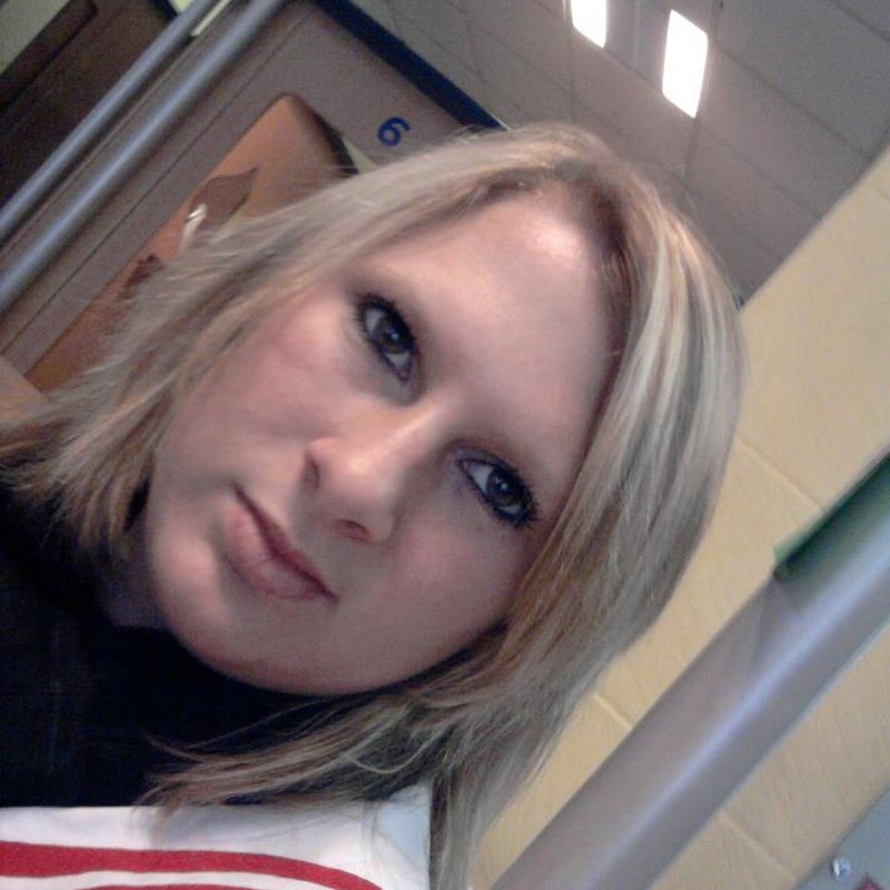 émilie 23 Escort à Montigny-en-Ostervent