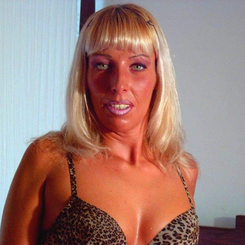Jolie 32 Escort à L’Épine